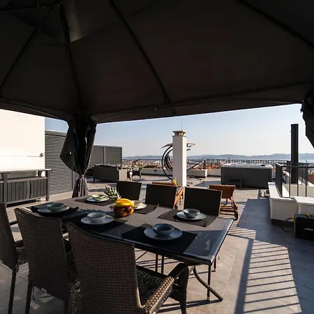 Skyline Retreat - Private Rooftop Wellness Apartament Zadar