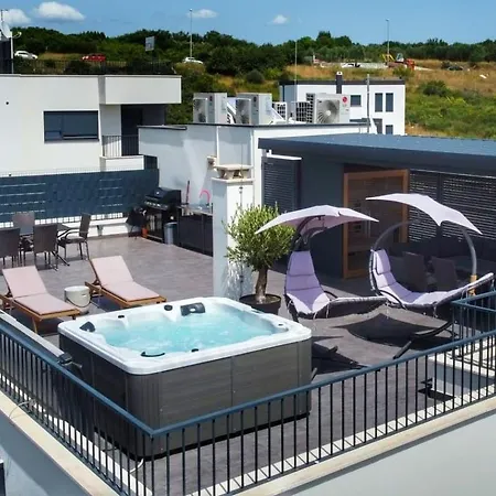 Skyline Retreat - Private Rooftop Wellness Apartament Zadar