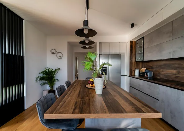 Skyline Retreat 아파트