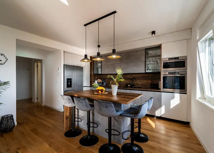 Skyline Retreat 아파트