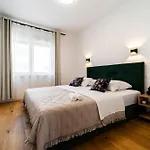 Skyline Retreat *