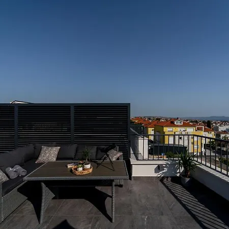 Lejlighed Skyline Retreat - Private Rooftop Wellness *