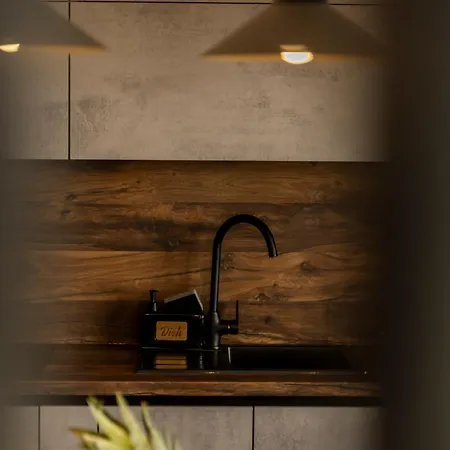 Appartement Skyline Retreat - Private Rooftop Wellness Zadar