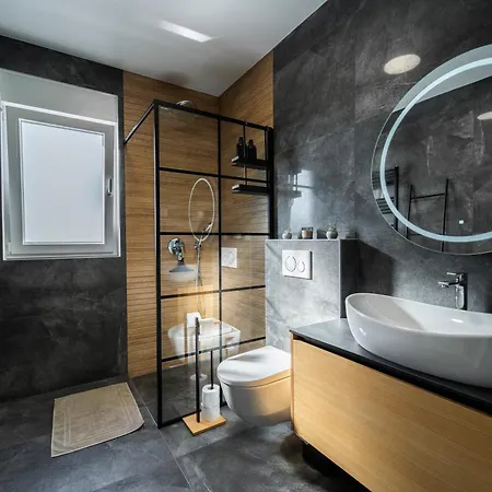 Appartement Skyline Retreat - Private Rooftop Wellness Zadar