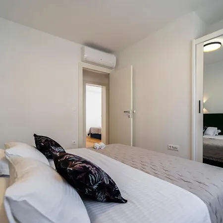 דירה Skyline Retreat *